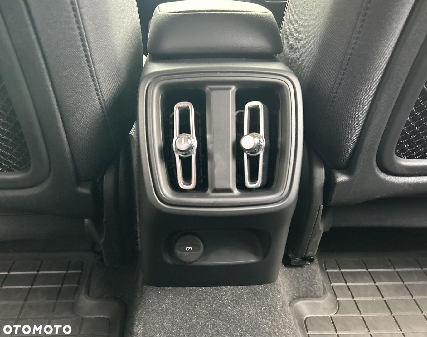 Volvo XC 40 - 22