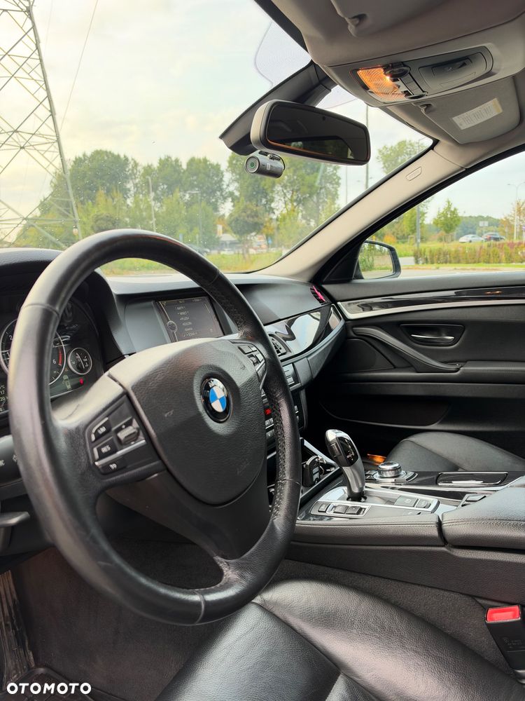 BMW Seria 5 525d - 7