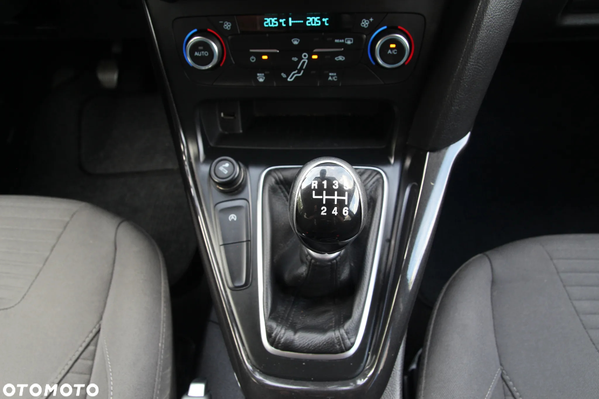 Ford Focus - 23