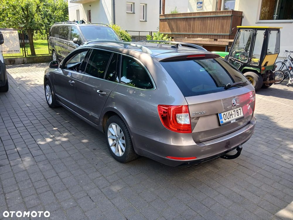 Skoda Superb 1.6 TDI Business DSG - 3