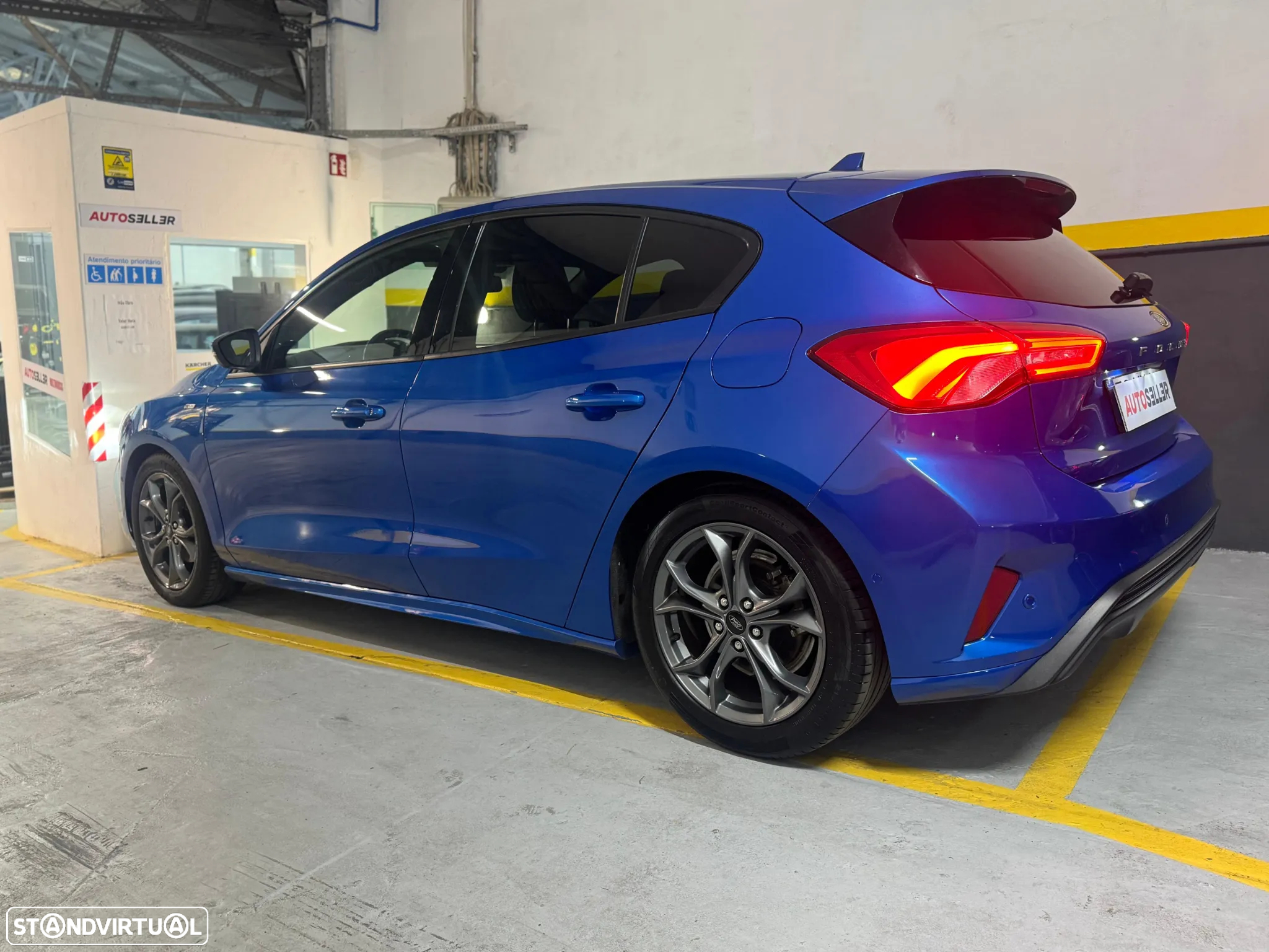 Ford Focus 1.0 EcoBoost MHEV ST-Line - 22