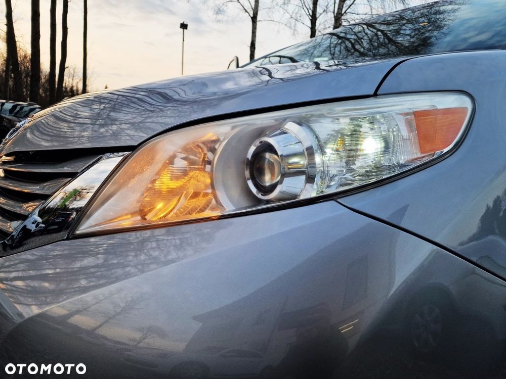 Toyota Sienna - 23