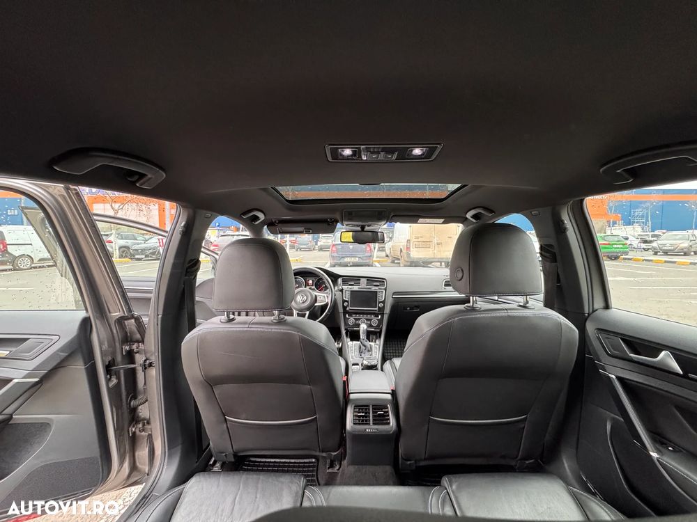 Volkswagen Golf - 28