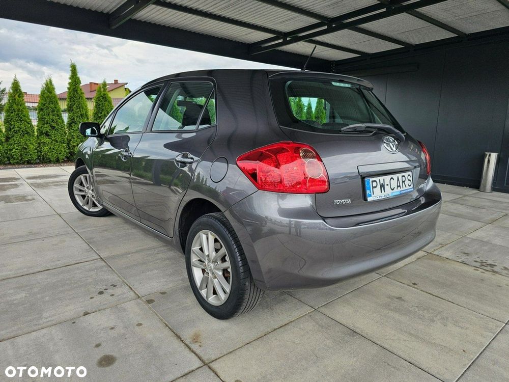 Toyota Auris - 4