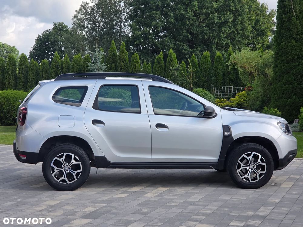 Dacia Duster 1.6 SCe Laureate S&S - 11