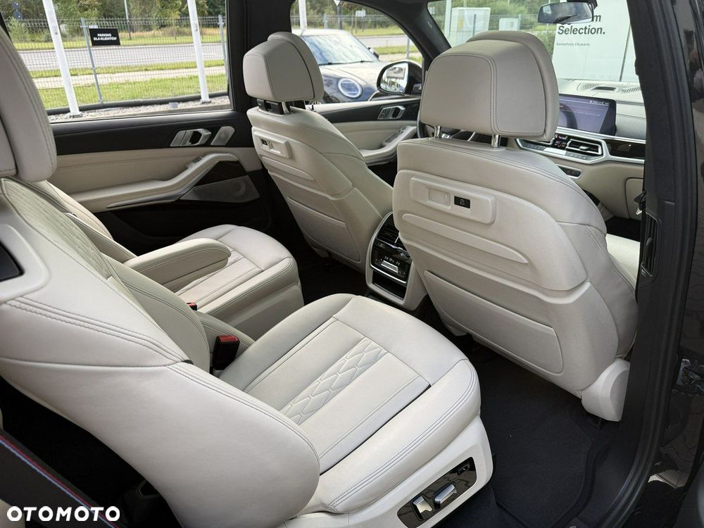 BMW X7 - 21