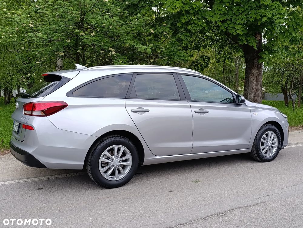 Hyundai i30 1.5 DPI Classic + - 14