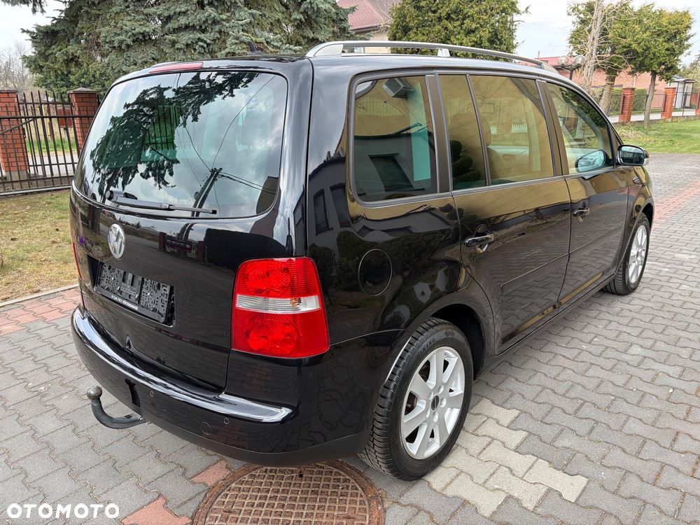 Volkswagen Touran 2.0 FSI Automatik Highline - 8