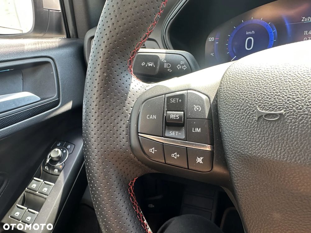 Ford Focus SW - 13