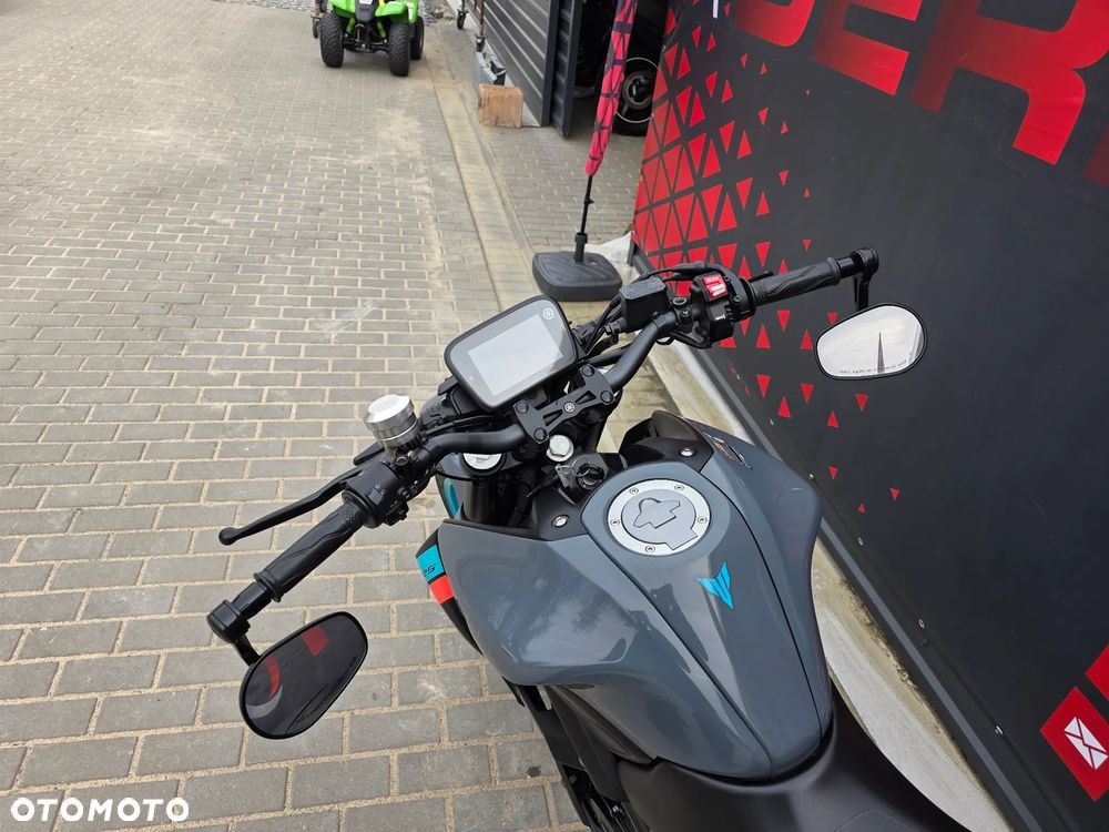 Yamaha MT - 22