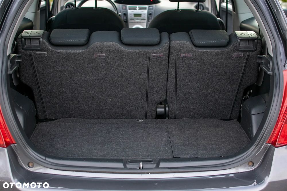 Toyota Yaris - 36