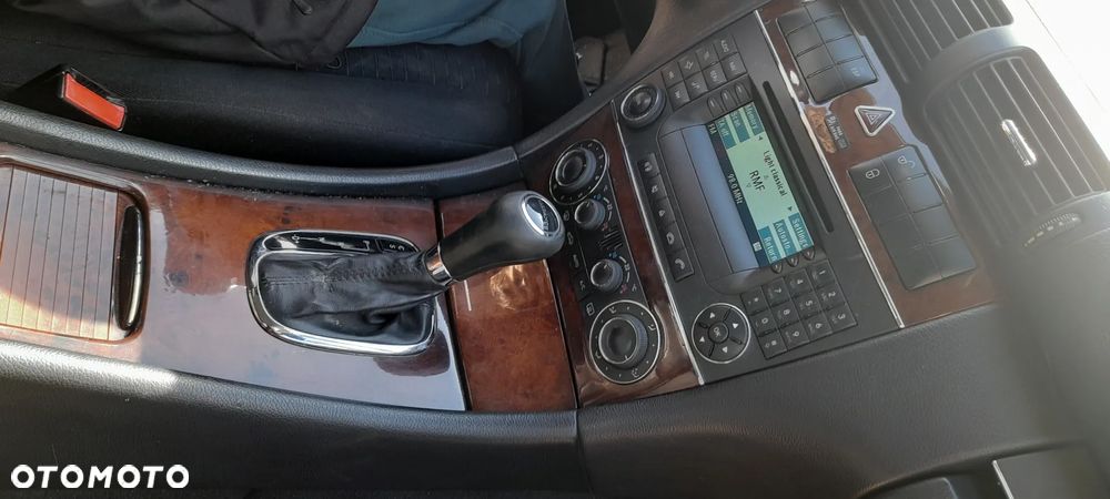 MERCEDES W203 S203 C220 zderzak tylny  775 - 8