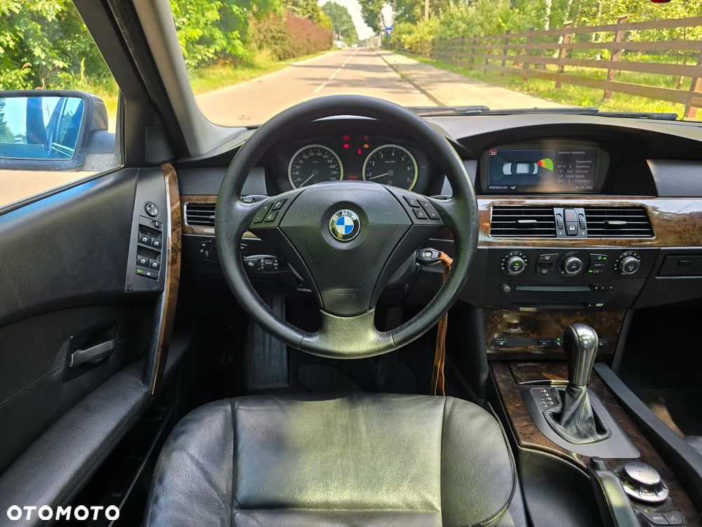 BMW Seria 5 525i - 6