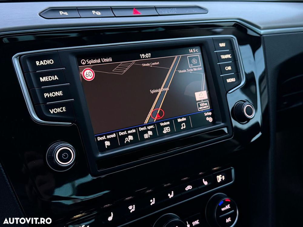 Volkswagen Passat 1.6 TDI (BlueMotion Technology) DSG Comfortline - 18