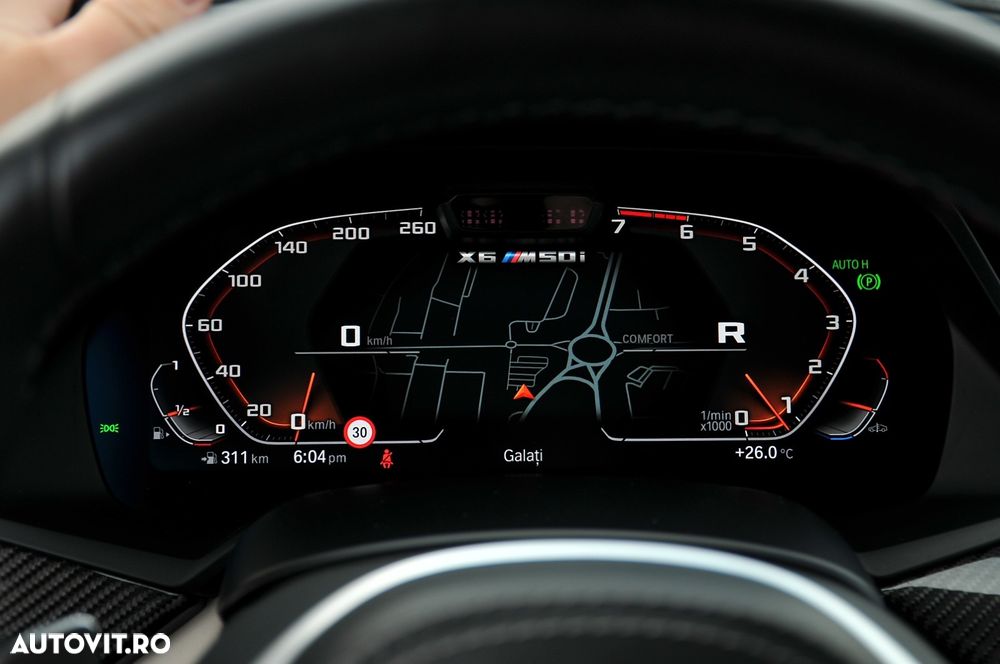 BMW X6 M M50i - 24