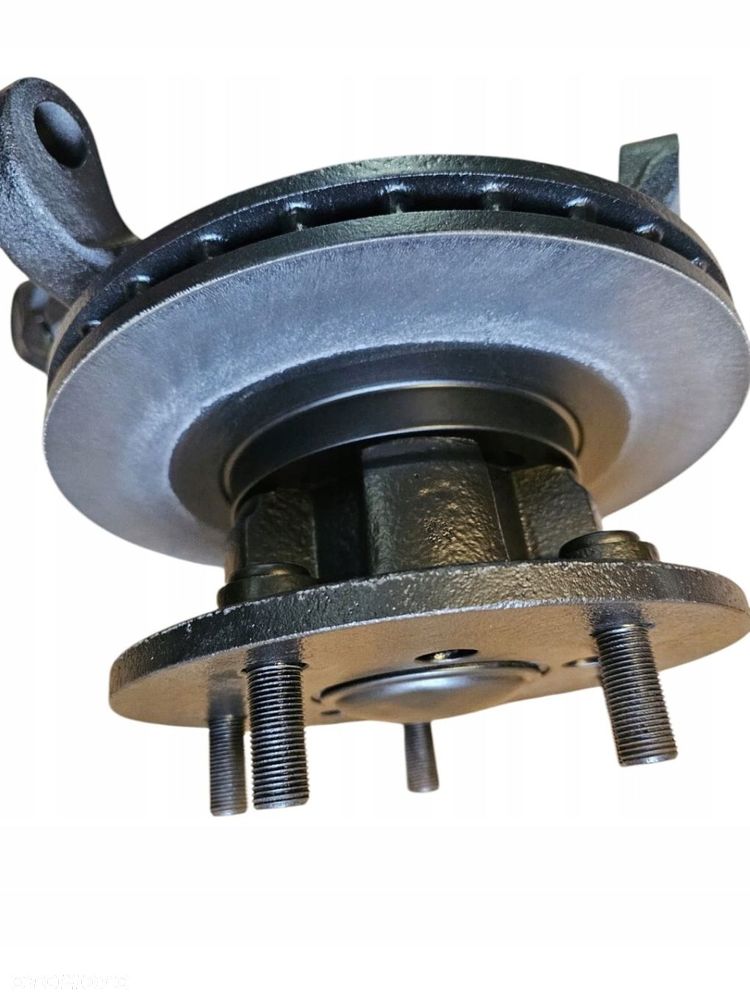 Piasta Maxity Cabstar 07-23r - 4