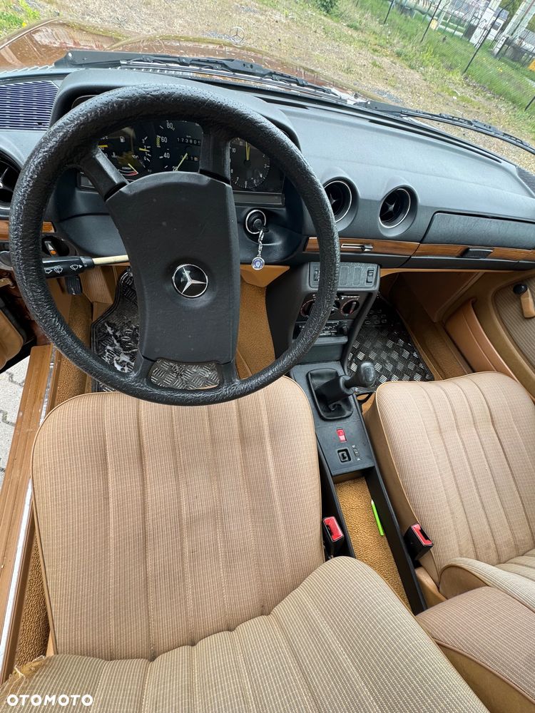 Mercedes-Benz W123 - 13