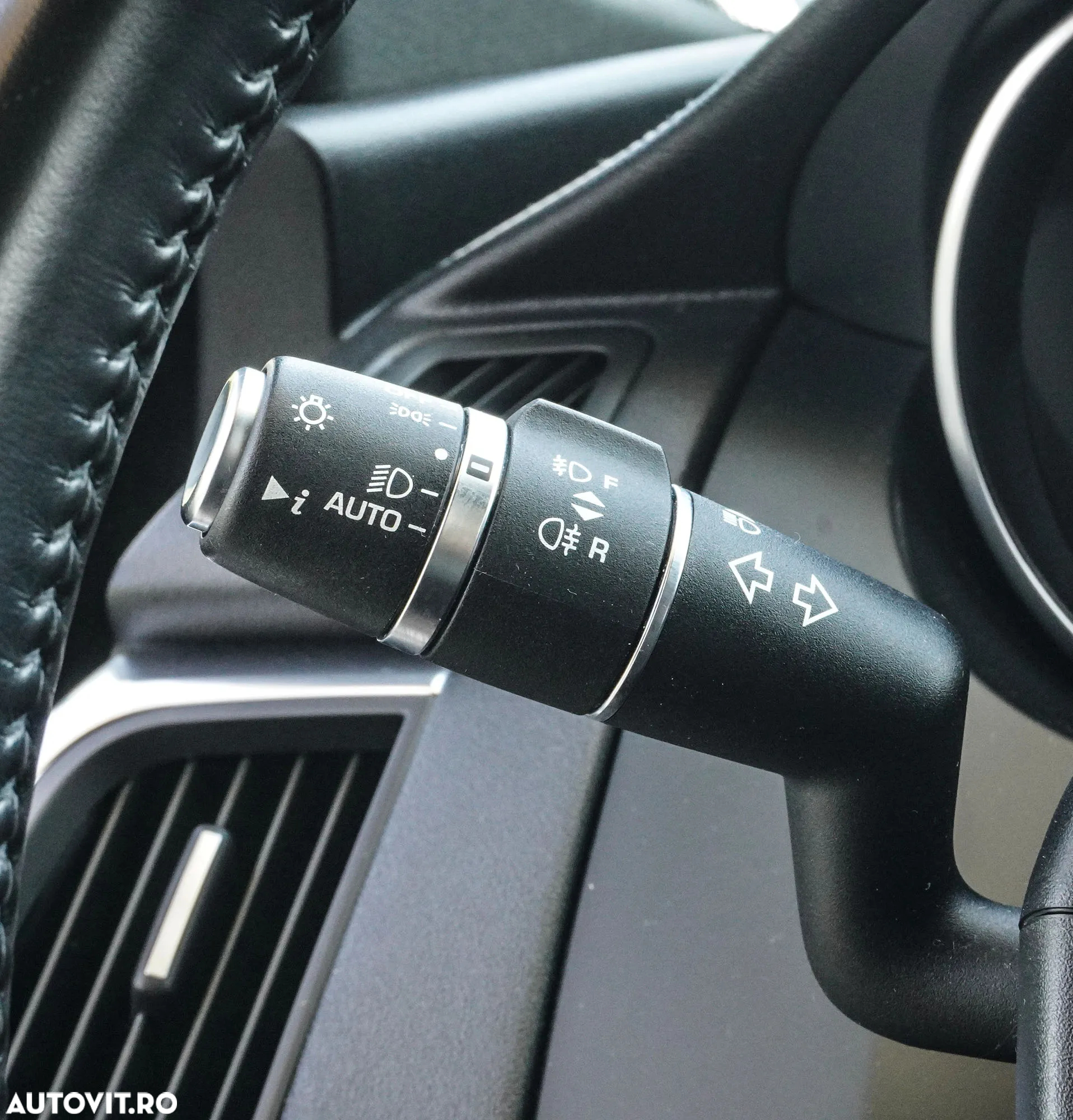 Jaguar E-Pace D150 AWD R-Dynamic S - 29