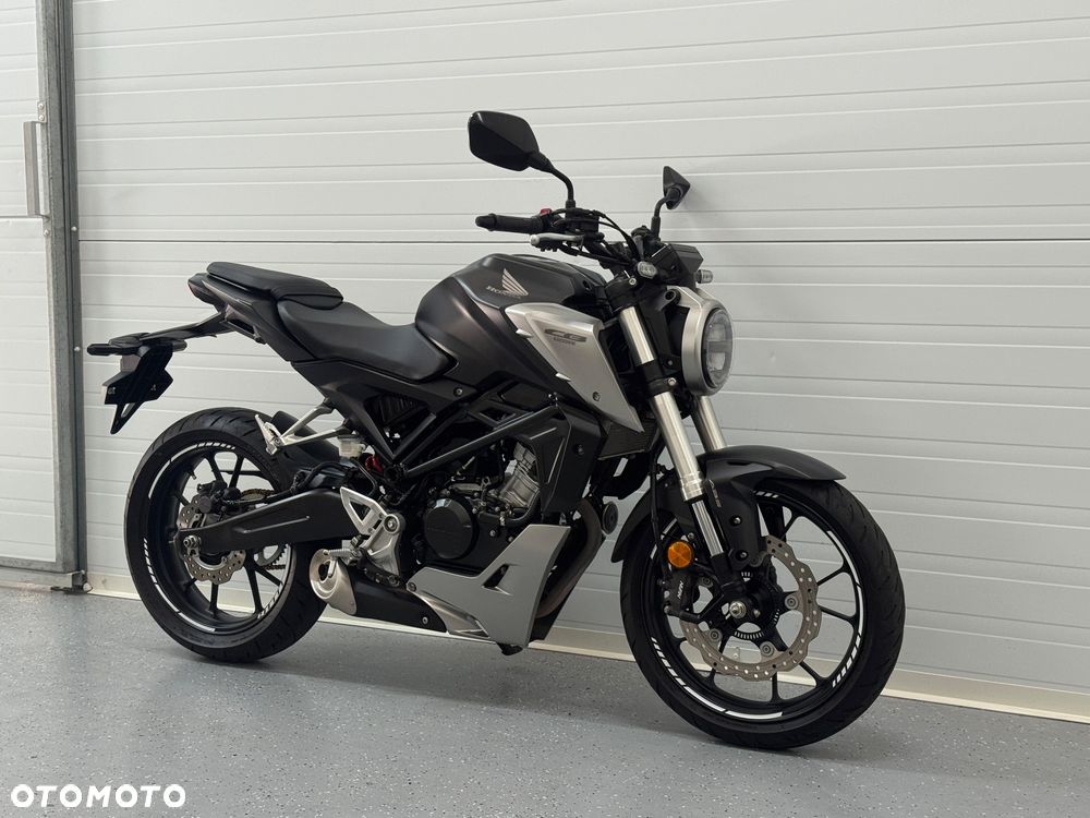Honda CB - 1