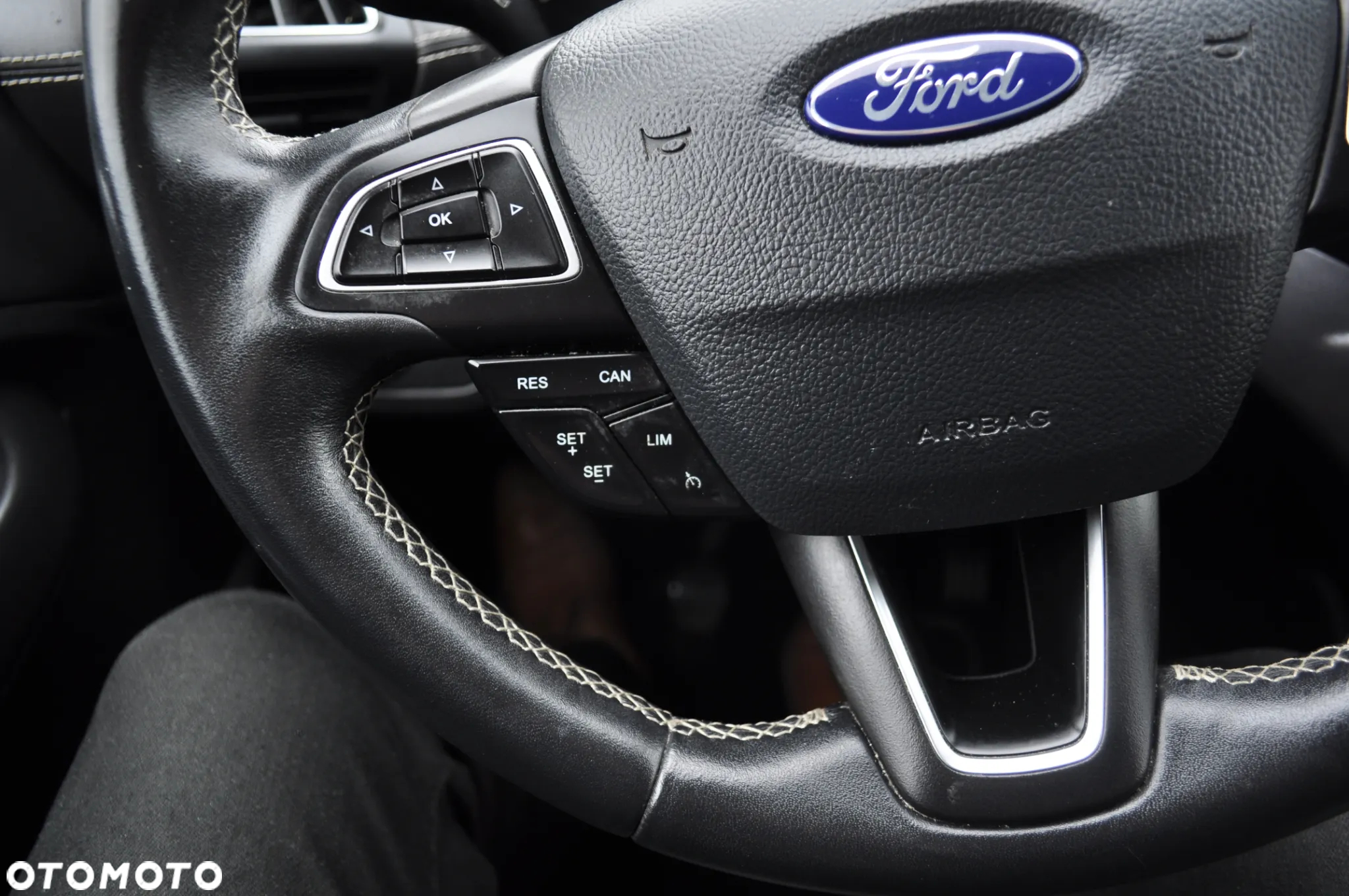 Ford Kuga 1.5 EcoBoost 2x4 Titanium - 11
