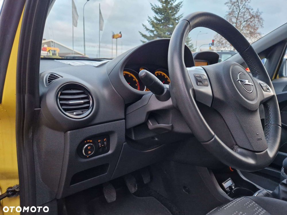 Opel Corsa 1.2 16V Color Edition - 32