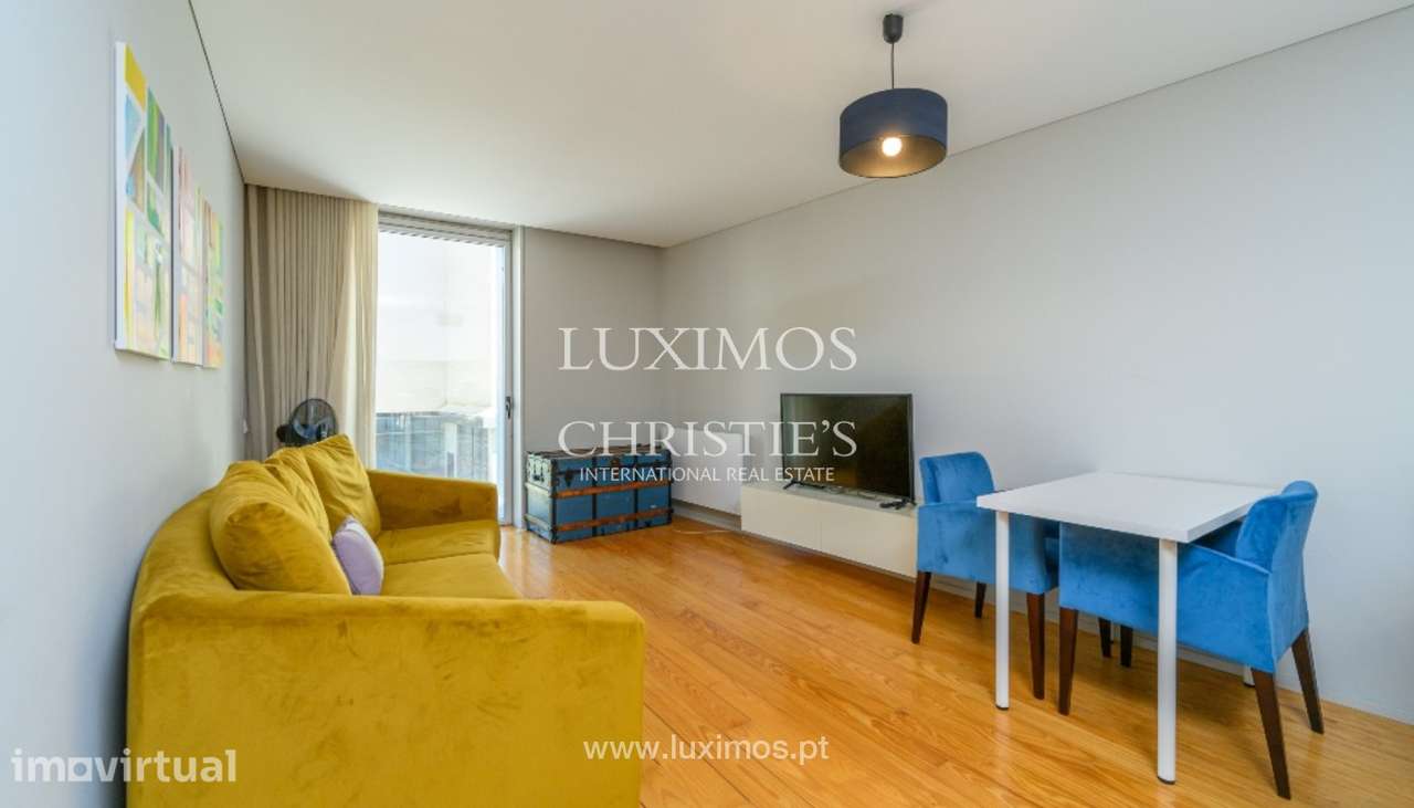 Apartamento T1 com garagem para venda no centro do Porto - Grande imagem: 3/19