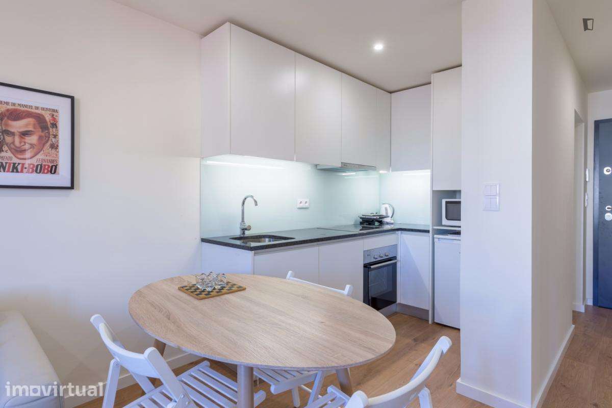 Apartamento com 1 quartos - localizado em Sé Porto - Grande imagem: 5/14