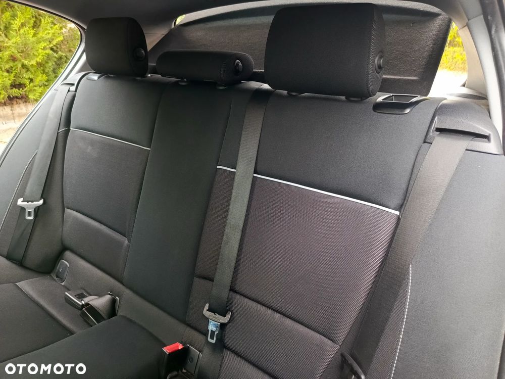 BMW Seria 1 118i - 24