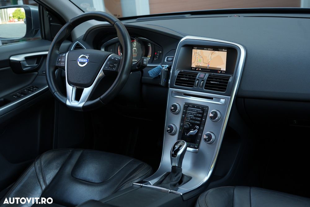 Volvo XC 60 D4 Geartronic Summum - 13