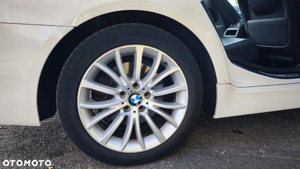 BMW Seria 5 520d Luxury Line - 14