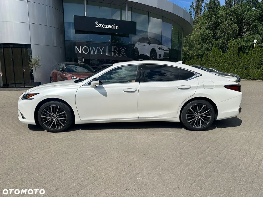 Lexus ES - 6