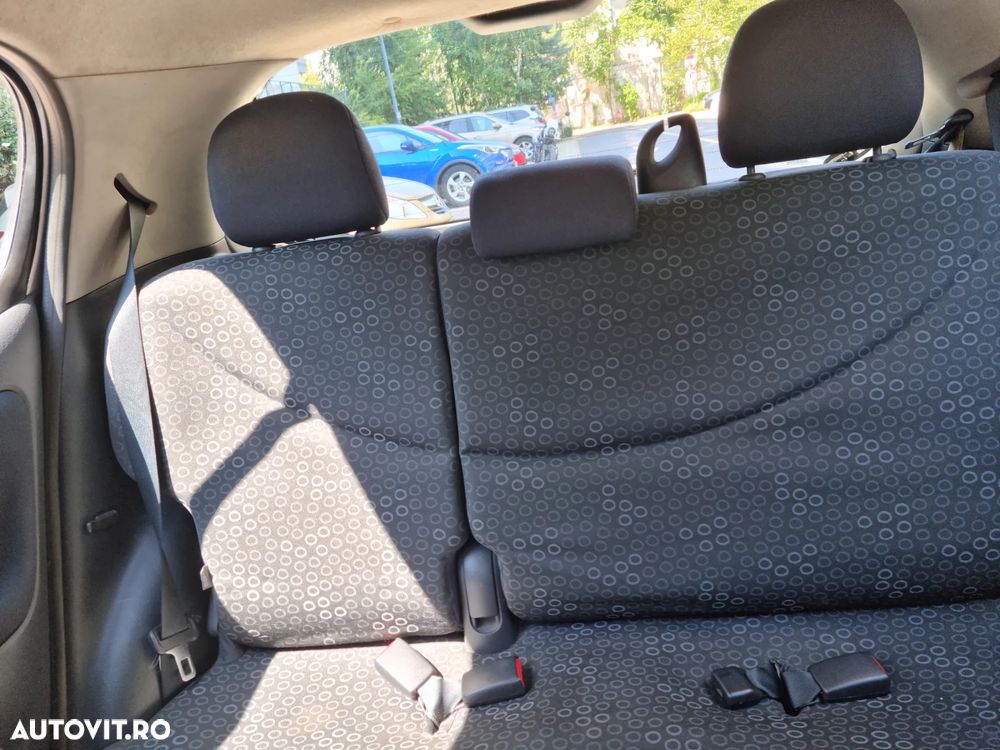 Toyota Yaris 1.0 Base - 9