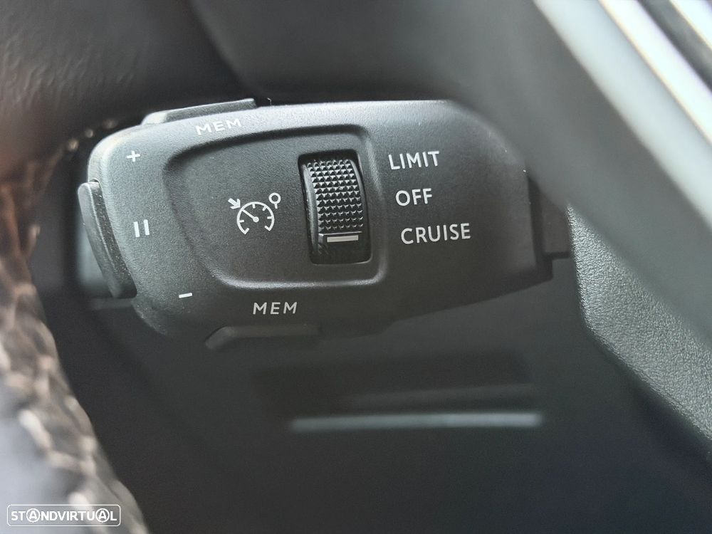 Peugeot 3008 1.2 PureTech Allure Pack EAT8 - 11