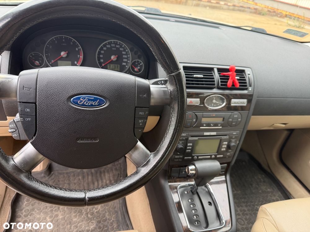 Ford Mondeo - 15