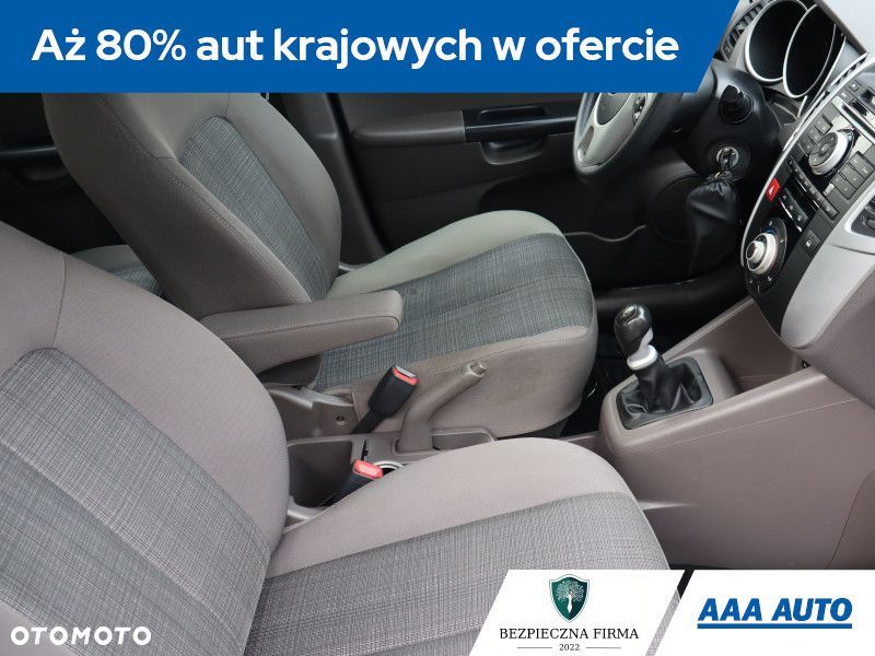 Kia Venga - 11