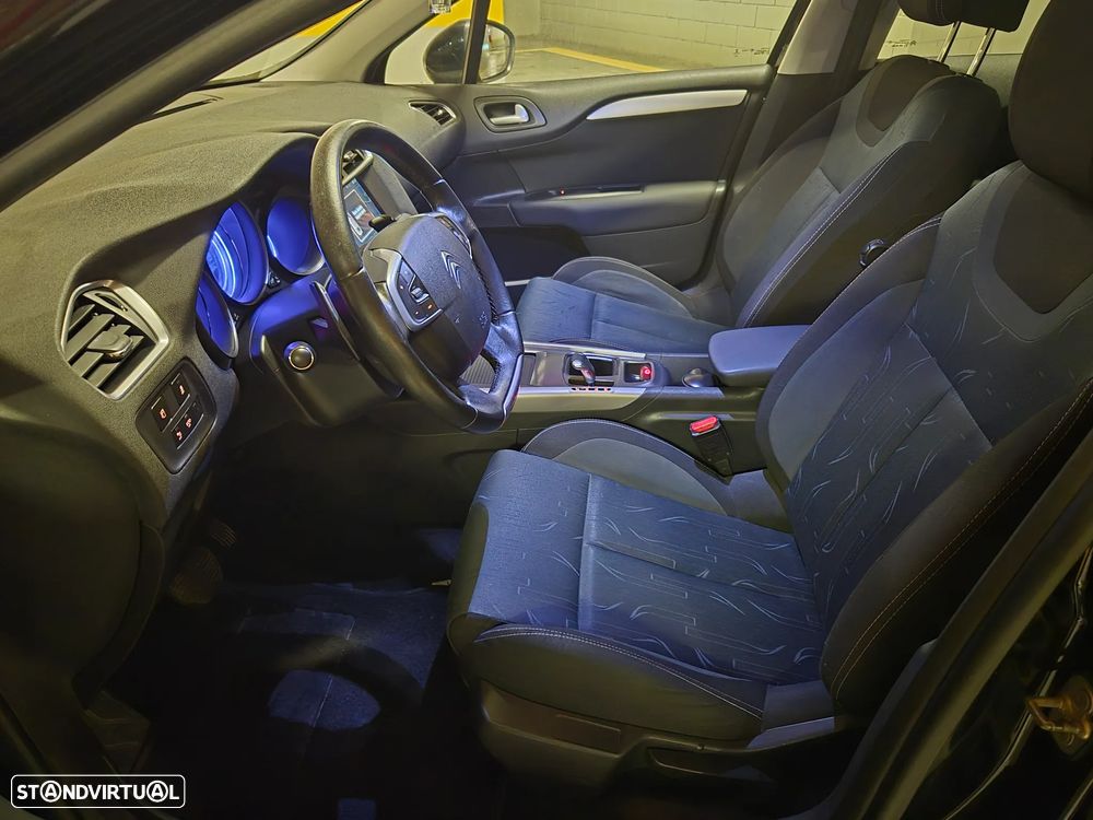 Citroën C4 e-HDi 115 ETG6 Selection - 26