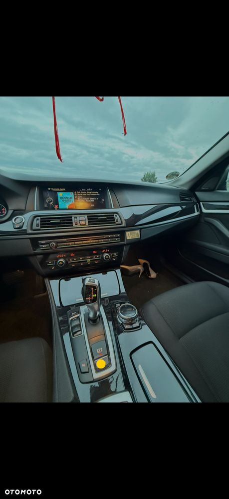 BMW Seria 5 520d Luxury Line - 11