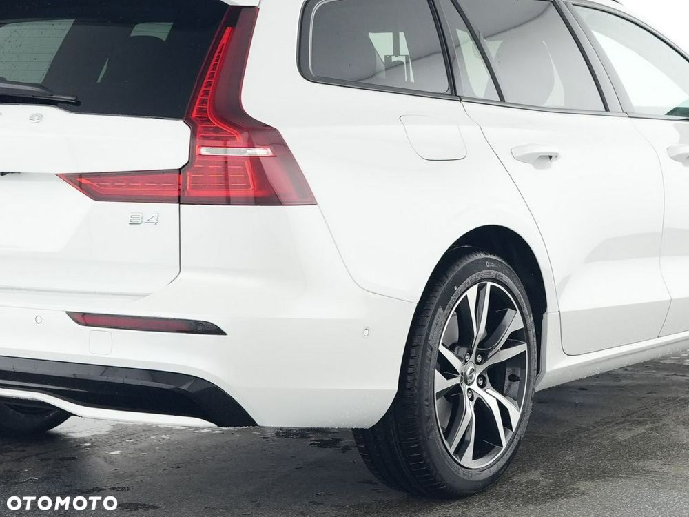 Volvo V60 B4 B DKG Plus Dark - 11