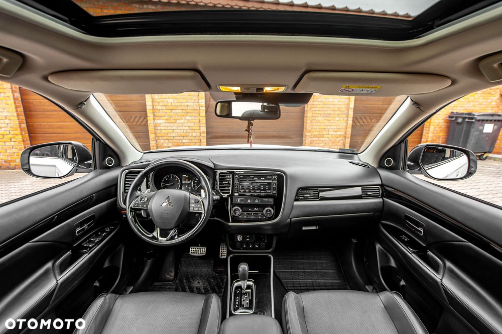 Mitsubishi Outlander 2.2 DID Instyle Navi 4WD - 9