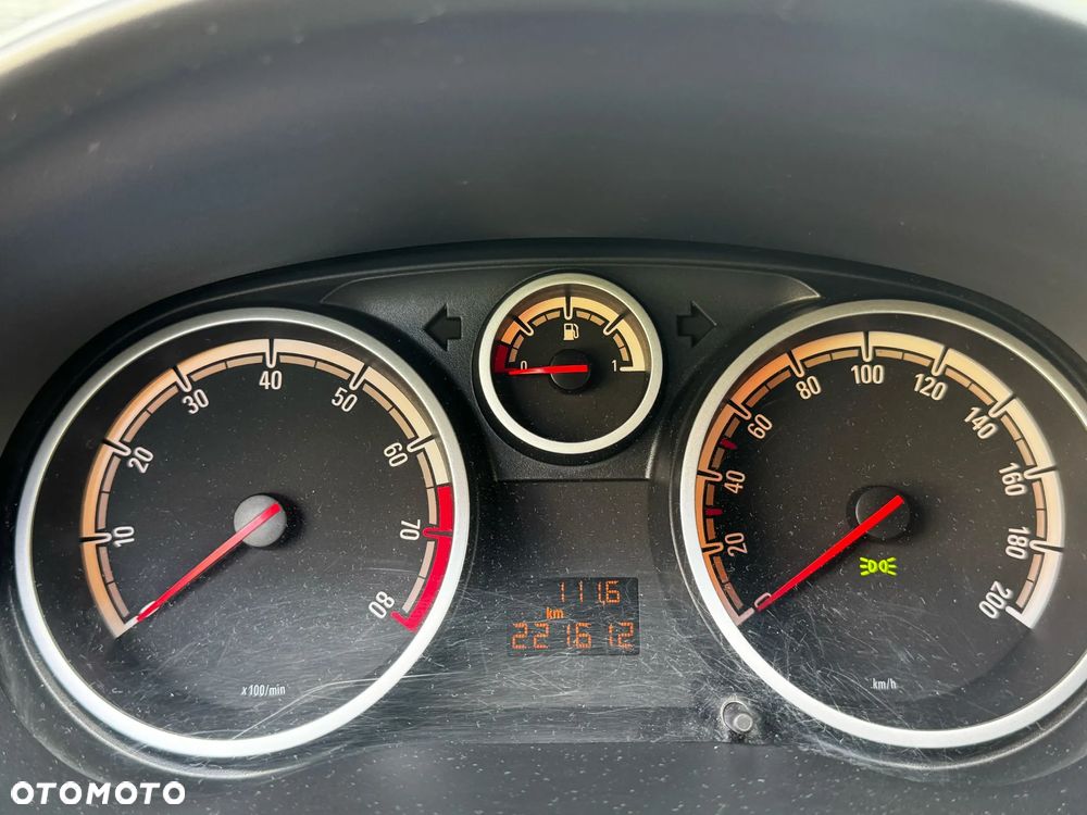 Opel Corsa 1.4 16V Sport - 2