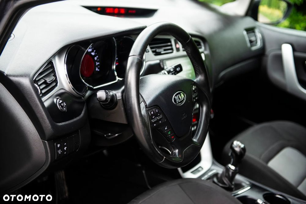 Kia Ceed 1.6 GDI ISG Vision - 20