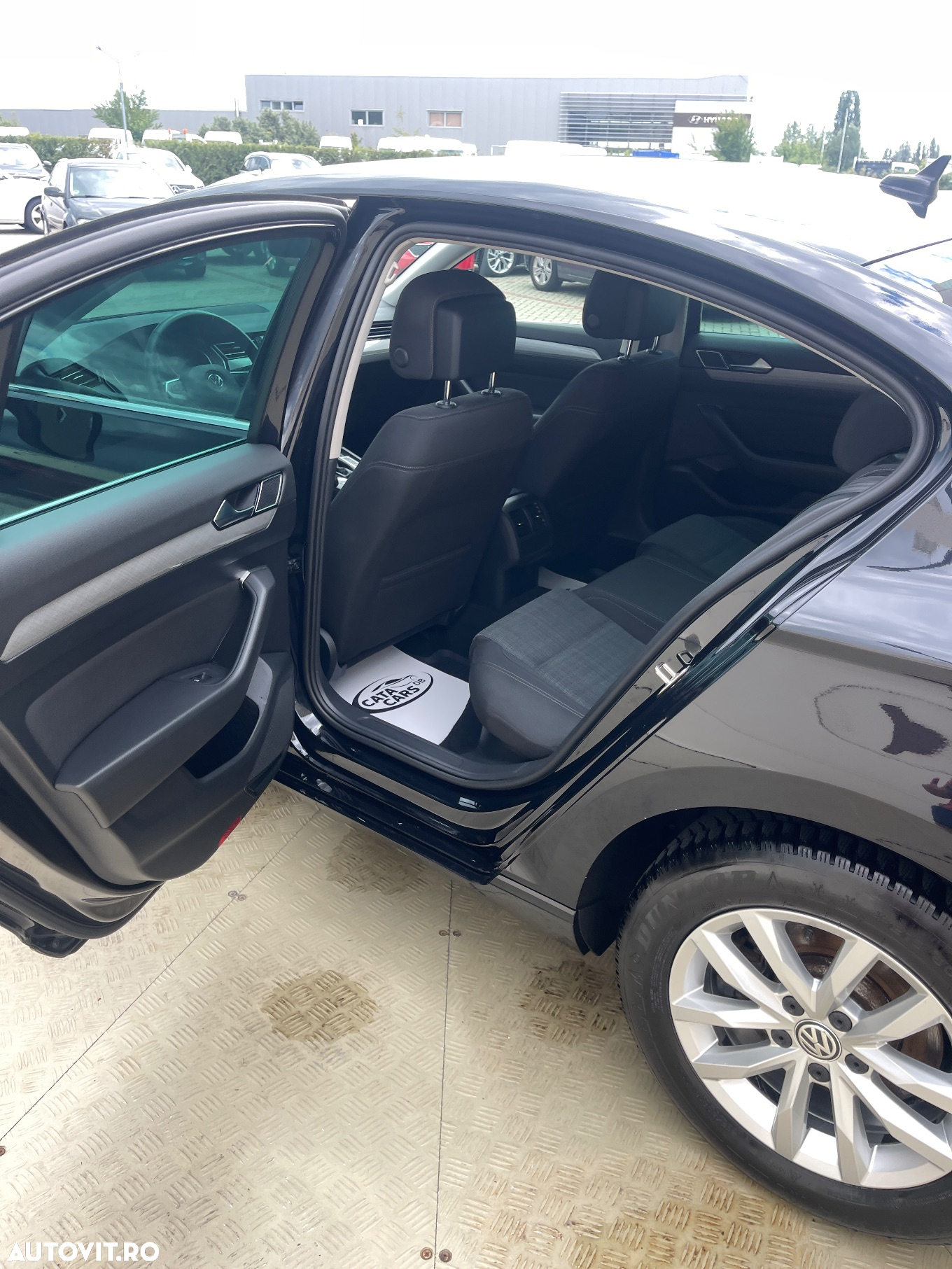 Volkswagen Passat - 27