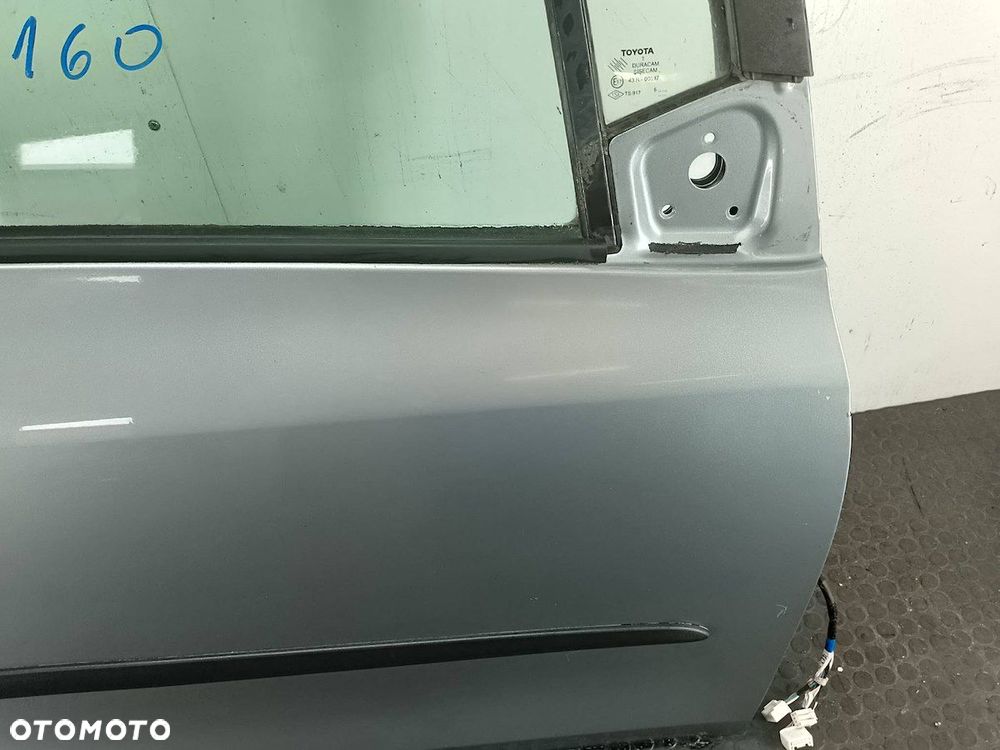 DRZWI PRZÓD PRAWY TOYOTA YARIS II 1F8 - 11
