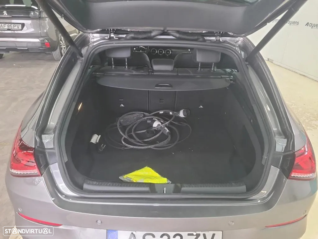 Mercedes-Benz CLA 250 e Shooting Brake Style Plus - 12