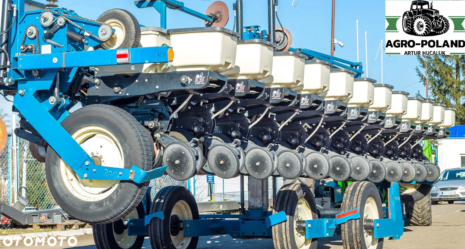 Inny KINZE 3600 - 2006 ROK - 12 RZĘDOWY + ZBIORNIK NA NAWÓZ I MIKROELEMENTY - 2