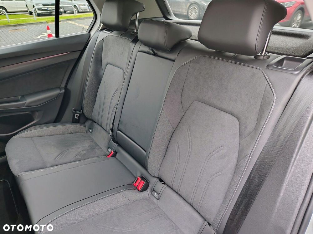 Volkswagen Golf - 23