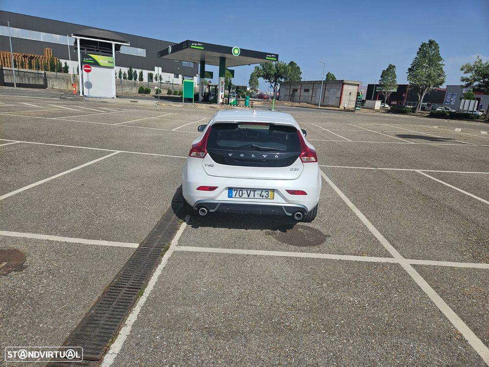 Volvo V40 2.0 D3 R-Design - 12