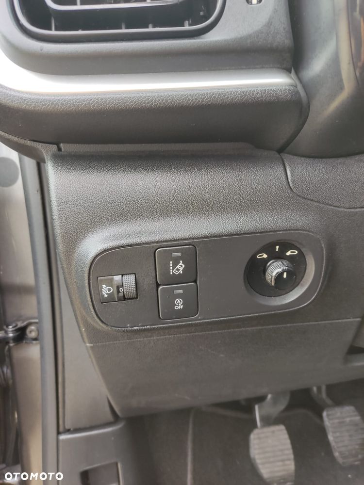 Citroën C3 BlueHDi 100 S&S FEEL - 24