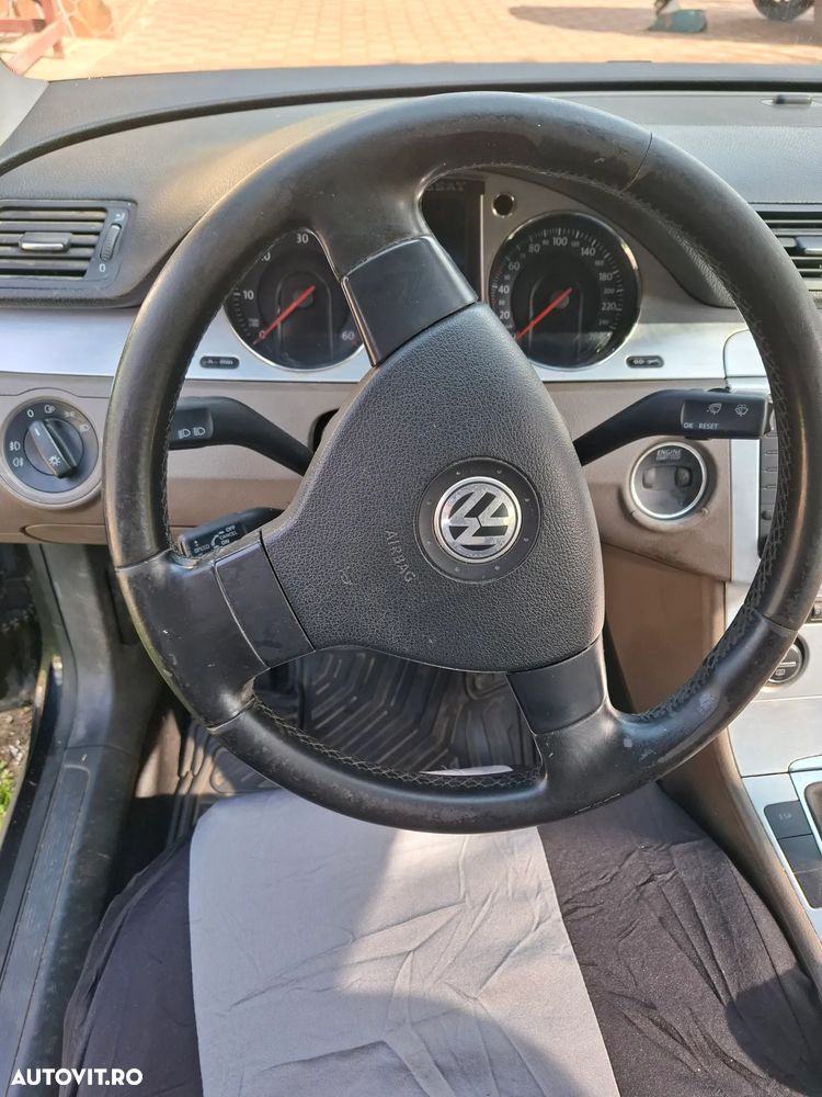 Volkswagen Passat 2.0 TDI Highline - 8