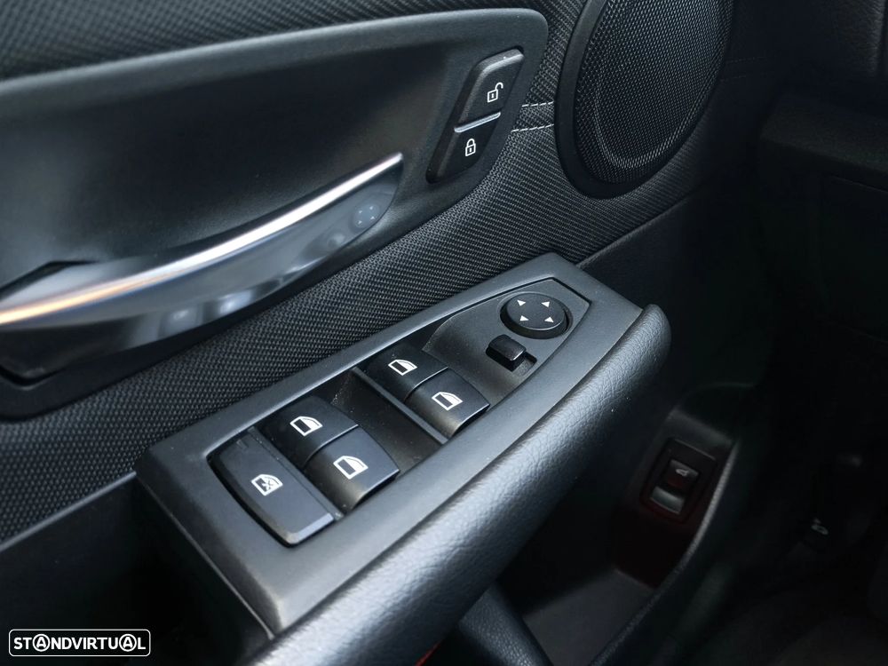 BMW 216 Active Tourer d Line Sport - 25